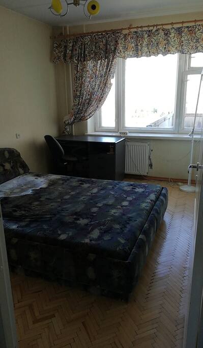 Room 1 with double-bed.