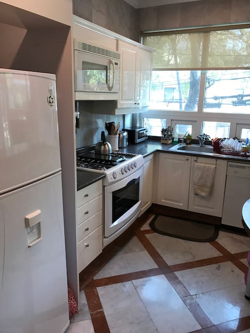 Cocina Equipada con todo lo que necesitas para cocinar como en tu propia casa.