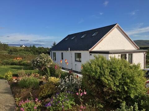 Ground Floor Apartment with Great Views- Dunvegan