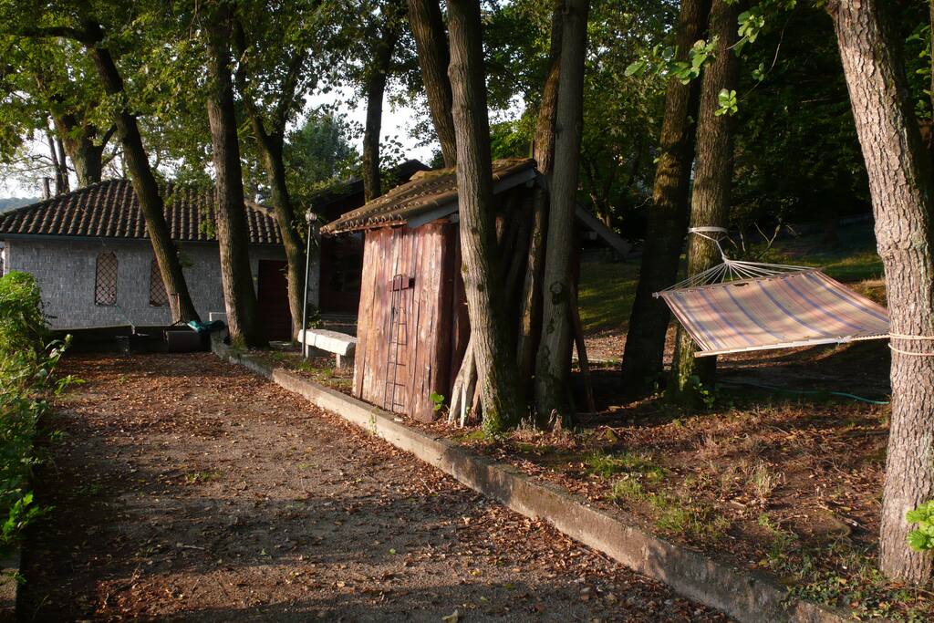 campo bocce e amaca lungo lago