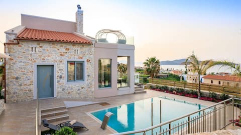 200m to beach/restaurants/supermaket * Heated Pool