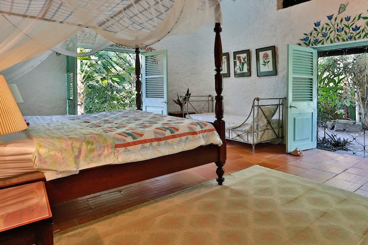 Master bedroom 2