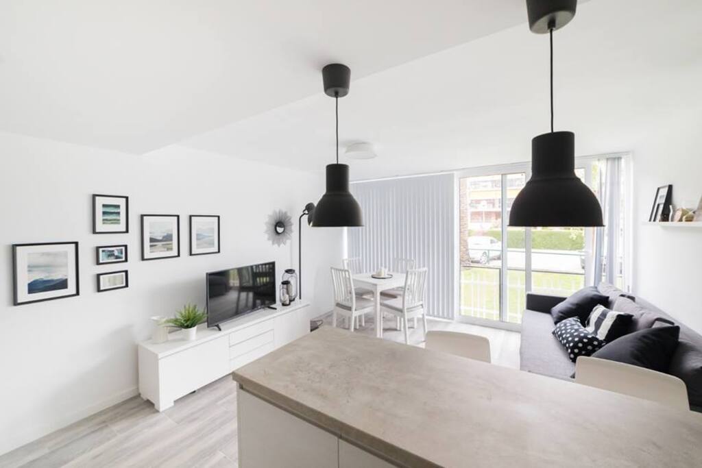 Minimalistic and timeless decoration features creates this relaxing atmosphere