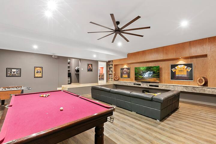 Serenity, Sprawling Home Surrounded By Acreage gallery image 3