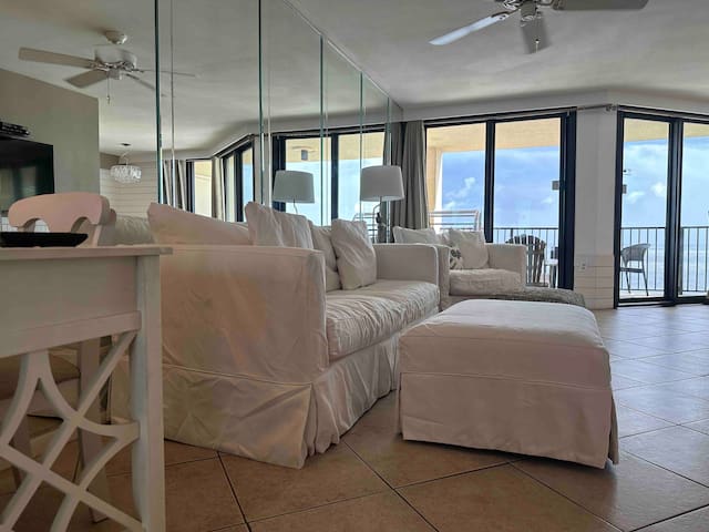 PHX 3143 On Beach, Pools and Spas