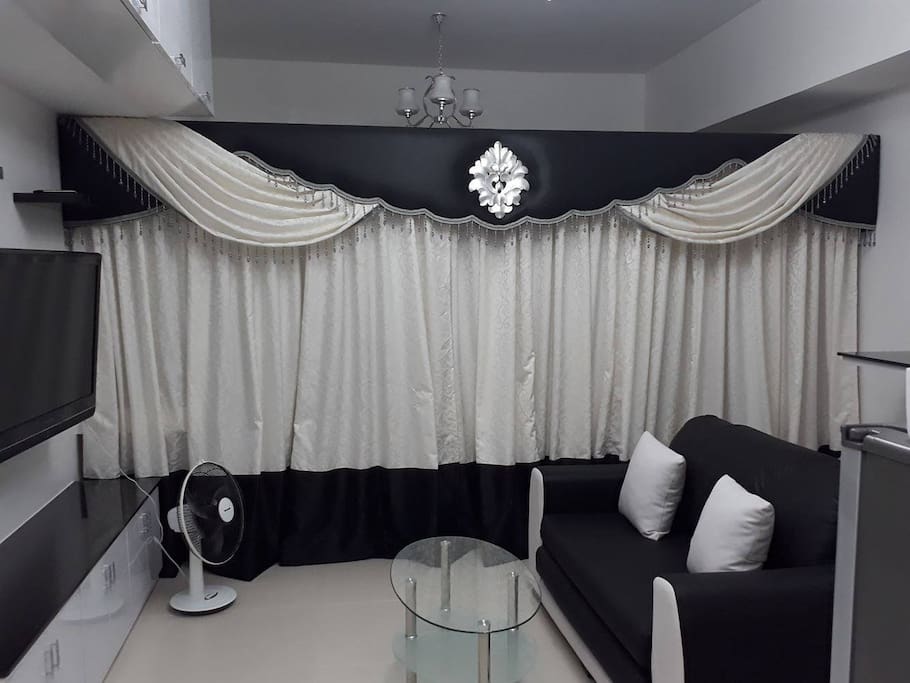 with option to separate living room and bedroom