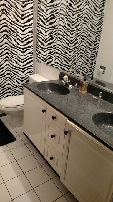 Double sink, shower/tub
combo.