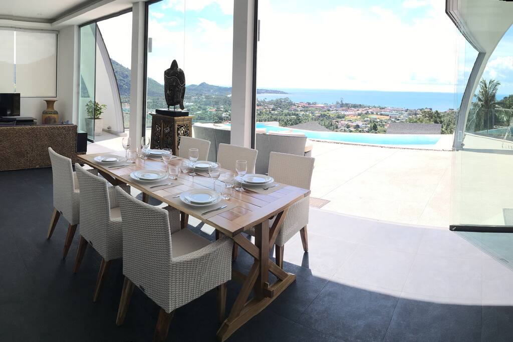 la salle à manger avec la vue mer