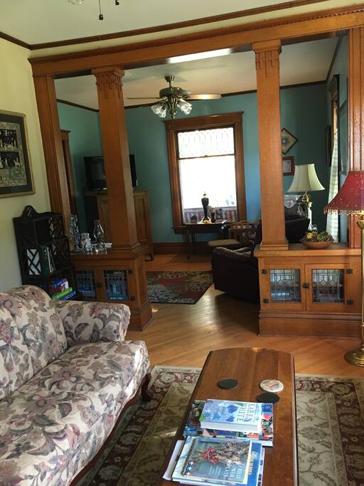 Living room, front room.
