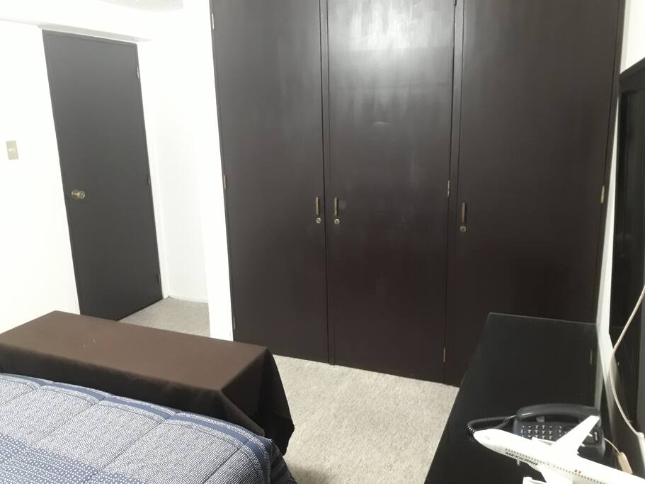 Amplio Closet
