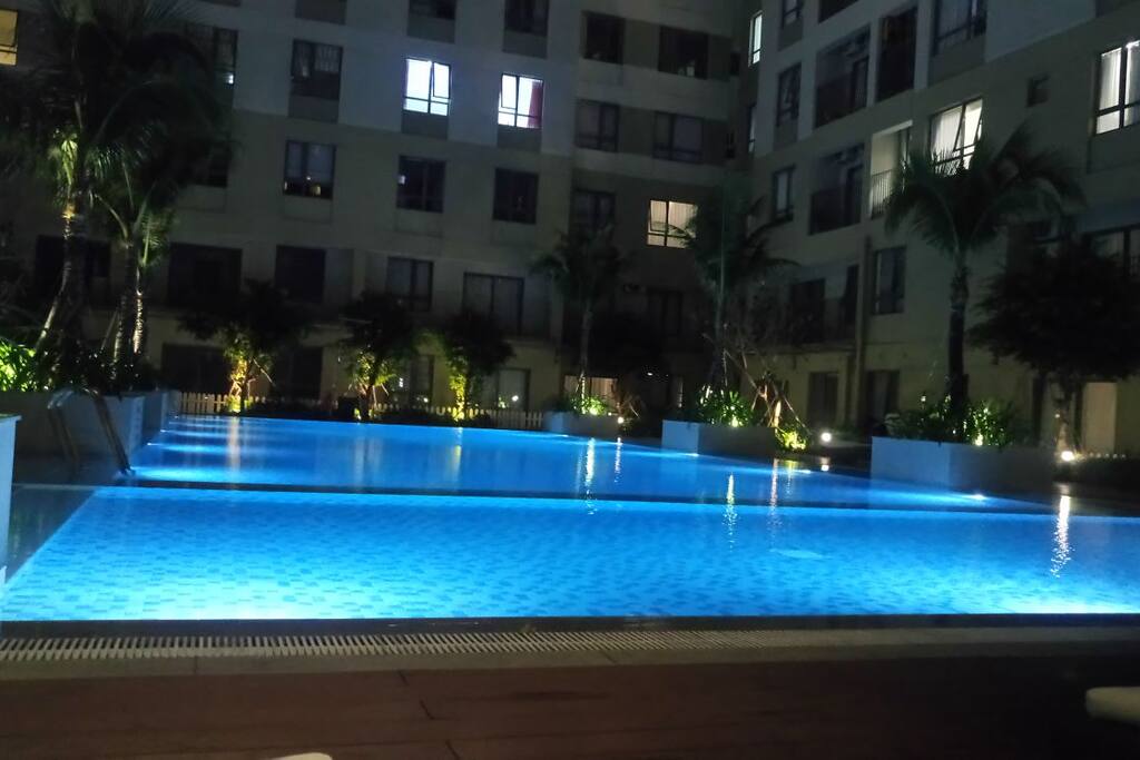 Swimming pool, gym in a shared floor of the building
