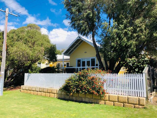 The Yellow Beach House 1.5 Blocks From the Beach gallery image 2