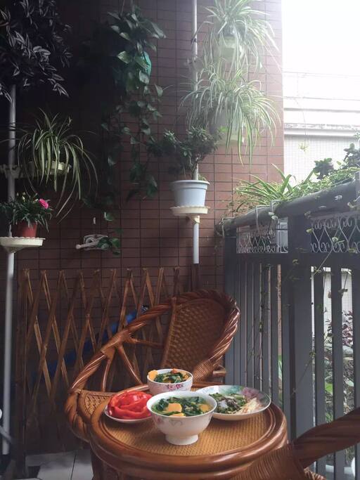 阳台用餐