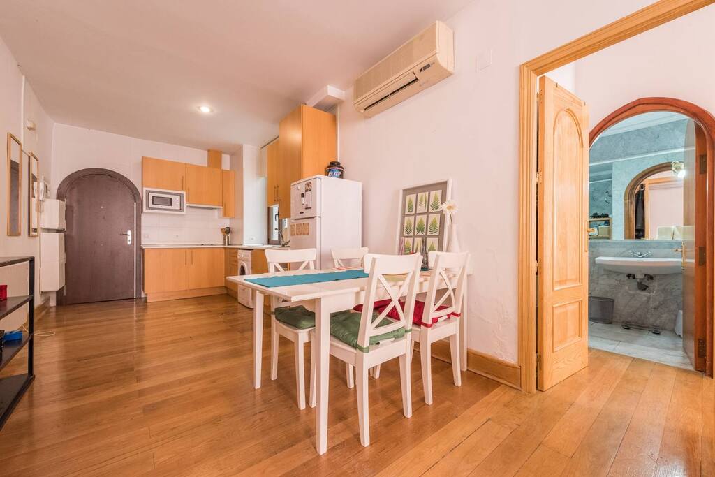 Entrance&kitchen