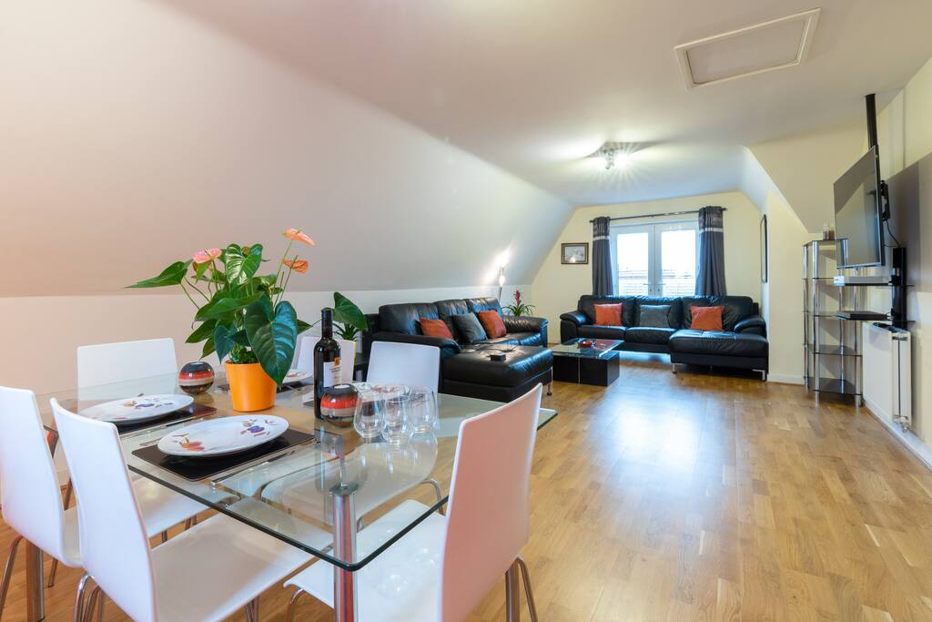 Plenty of space for you and your friends to relax and watch your favourite movie on the 55" smart tv or enjoy a delicious meal.