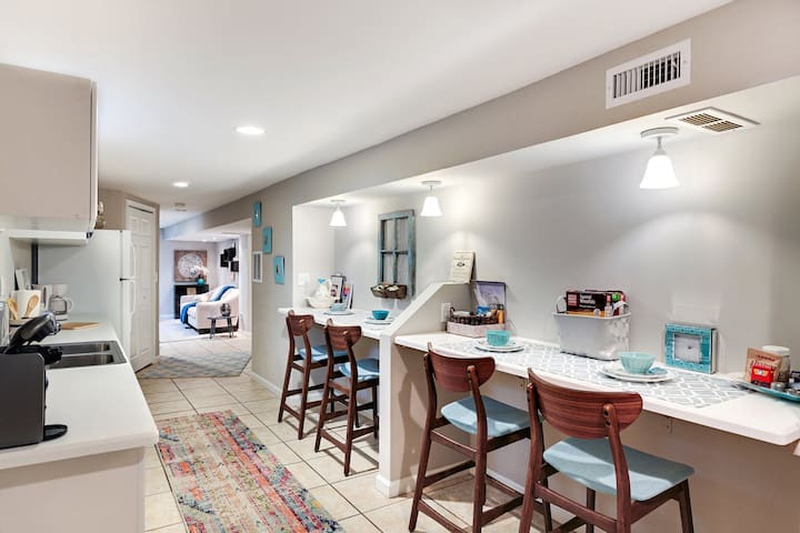 Apartment 15 min from Chiefs/Power & Light w Fiber