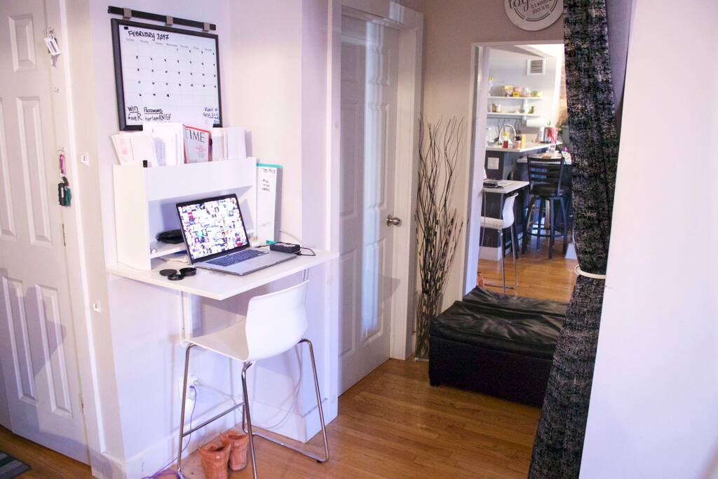 Desk & Mail area