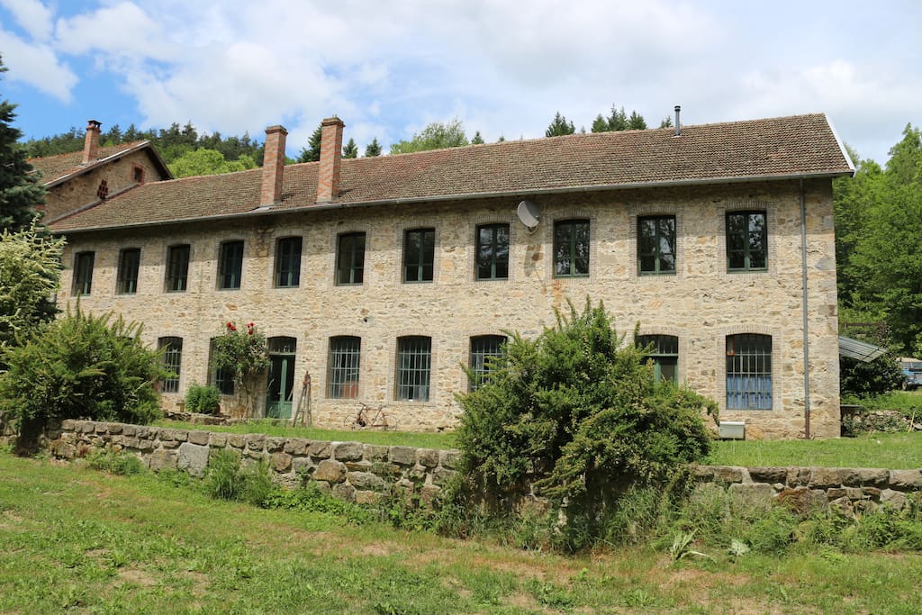 Vue du bâtiment dans lequel est situé le gite