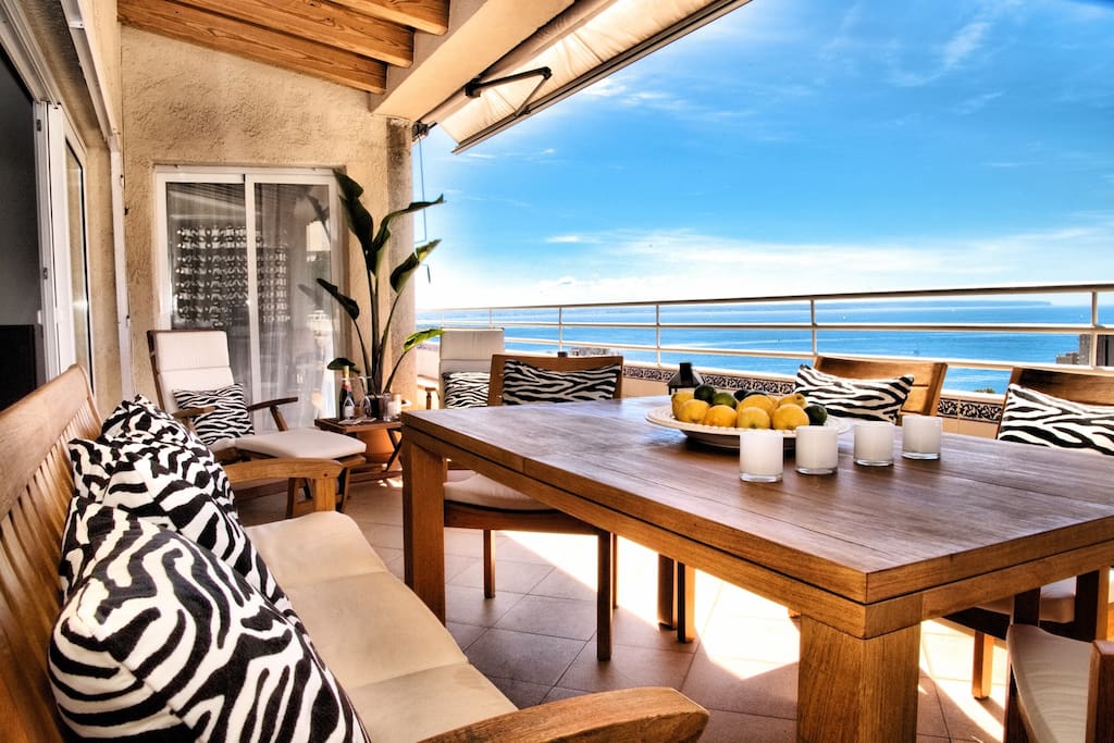 BEAUTIFULLY APPOINTED OUTDOOR SPACES EQUIPPED W HIGH QUALITY, SUPER COMFY TEAK WOOD FURNITURE!