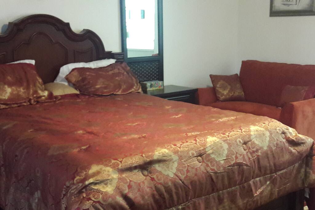 Queen size bed