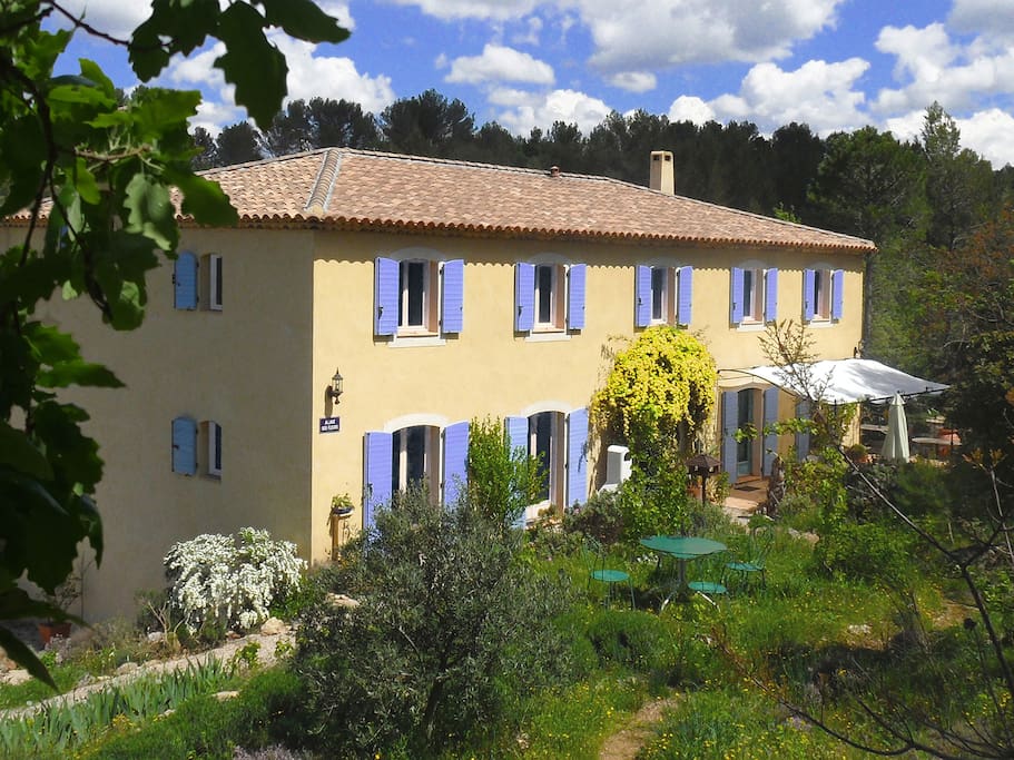 La Bastide des Templiers - maison d'hôtes de charme avec 5 chambres et 2 studio-