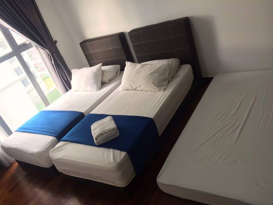 Studio Unit - 2 Single Bedroom