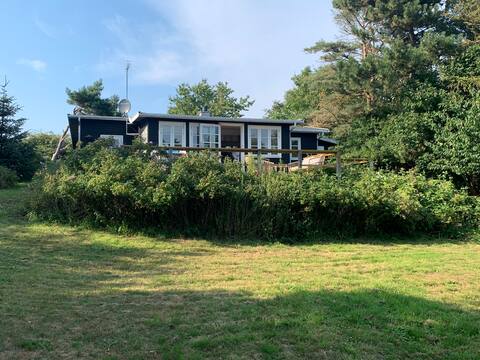 Cozy summerhouse 200 meter from the beach
