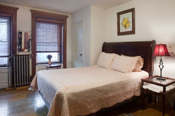 Studio In Townhouse