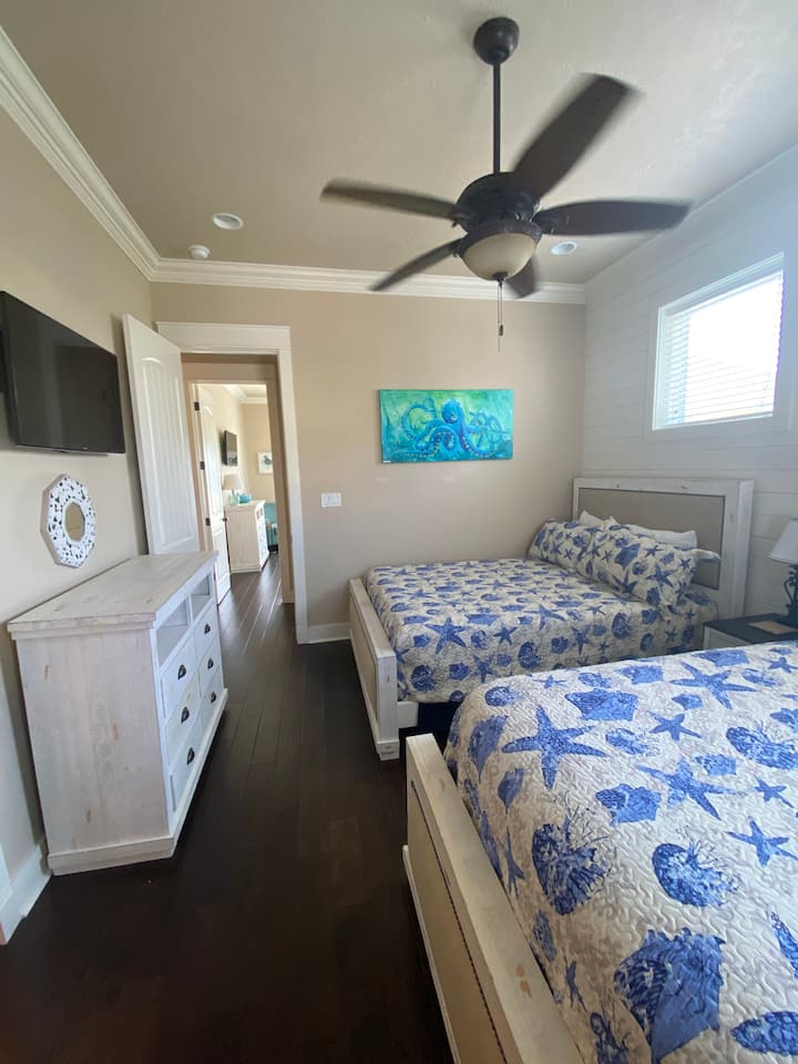 Главна спалня на долния етаж