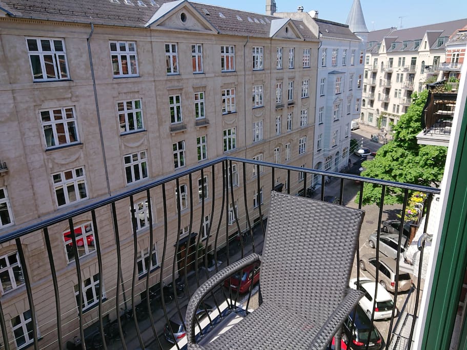 New Balcony with sun from 1pm to sundown.