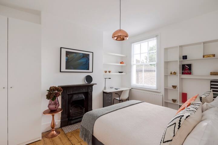 Serene Town House in London – New Listing gallery image 4