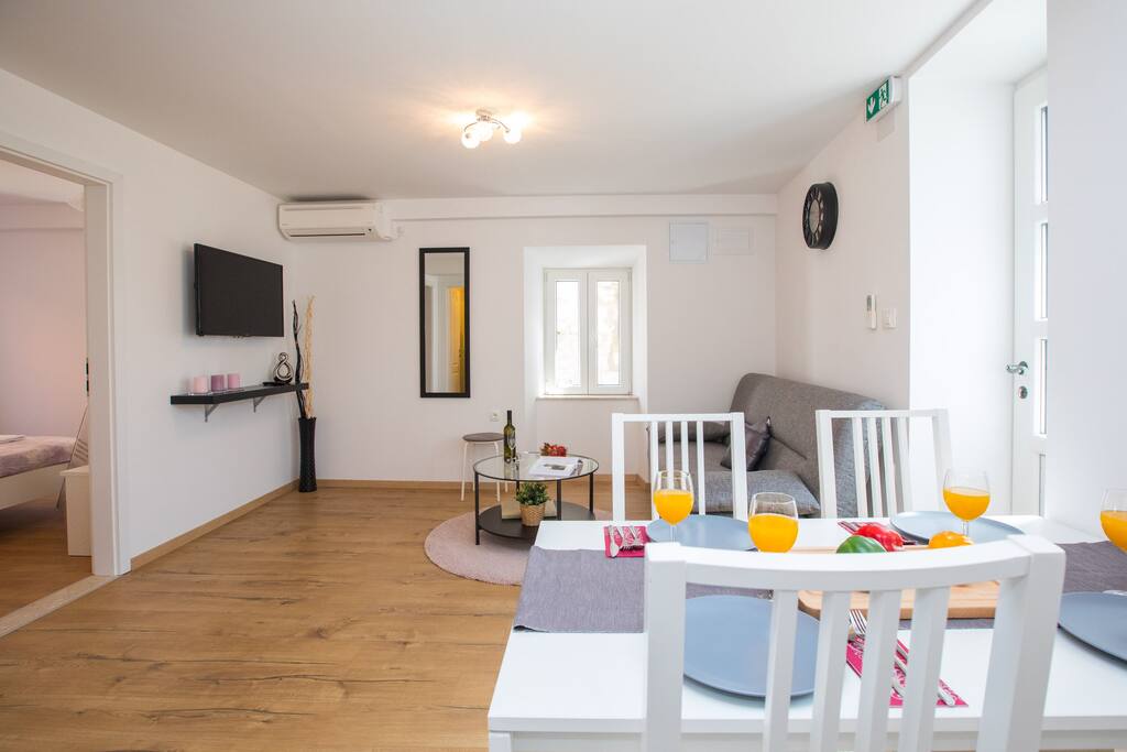 Spacious livingroom