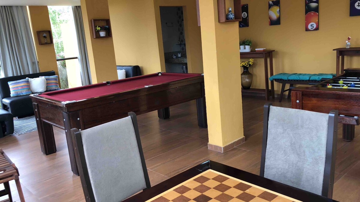 Imóvel de sucesso: Chalé das Lavandas - with swimming pool and game room em Marechal Floriano