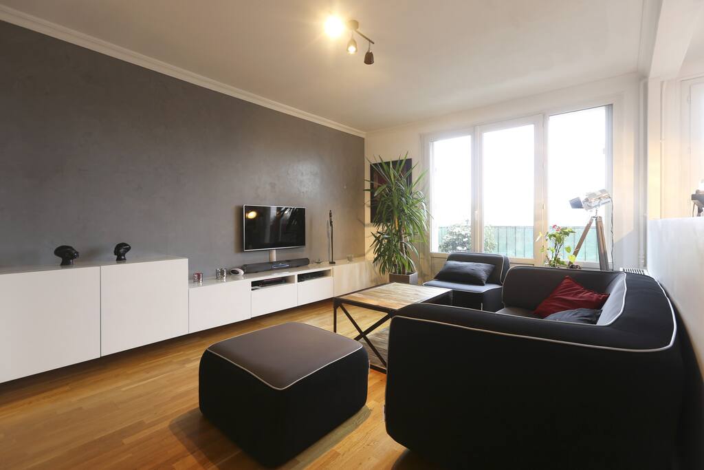 Living-room with kitchen