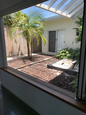 Gorgeous Home With Pool – Beachside Suffolk Park gallery image 4