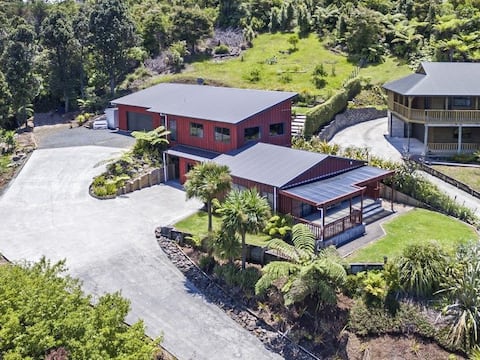 Large, modern beach home with endless views