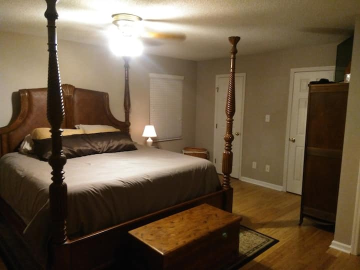 มาสเตอร์มีเตียงปรับขนาดคิงไซส์พร้อมบริการนวด!