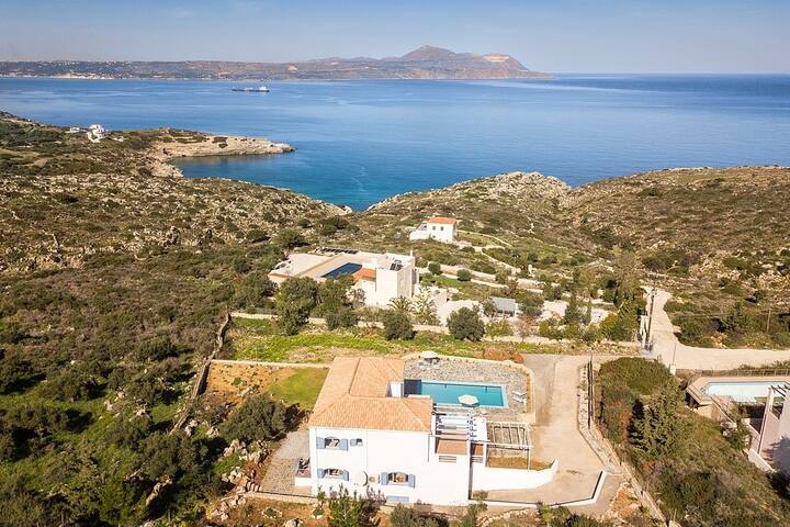 Luna, large airy villa with private pool gallery image 5