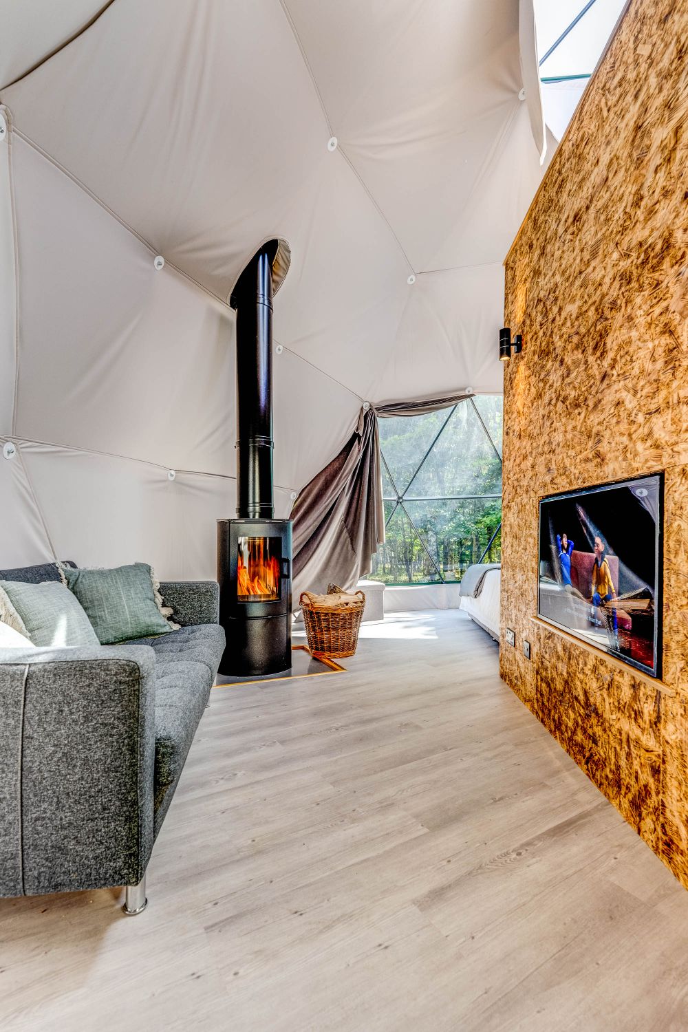 Popular Airbnb listing: Lodge farm Woodland dome. Hot tub. luxury escape in South Gloucestershire