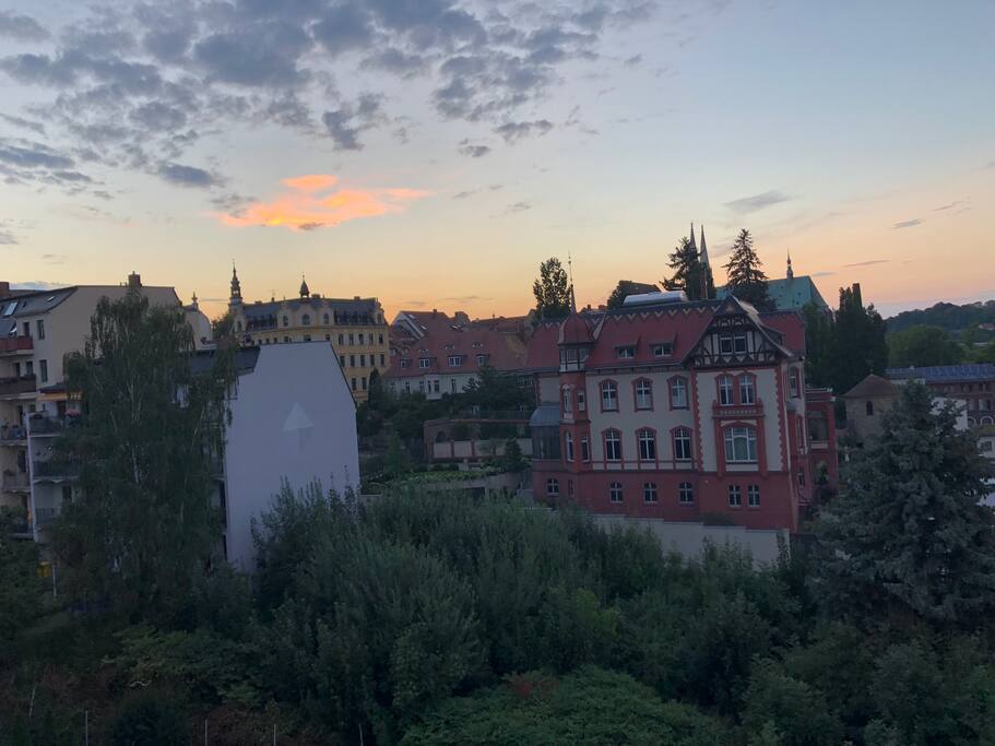 Blick aus Küche und Bad