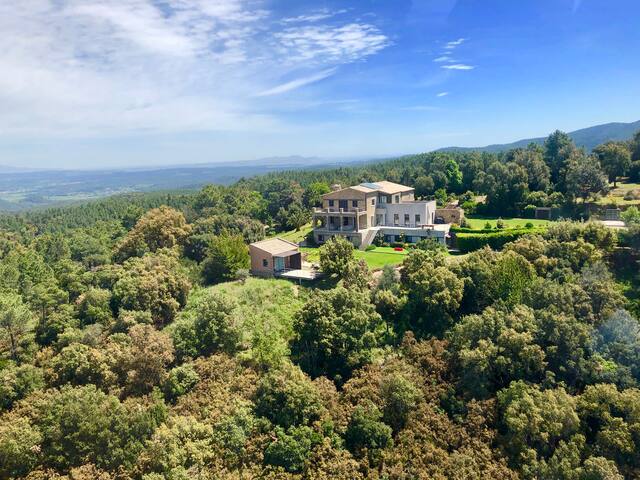 Girona Villa with Stunning Views gallery image 2