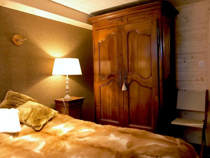 ארון בגדים במיטת חדר השינה של 160