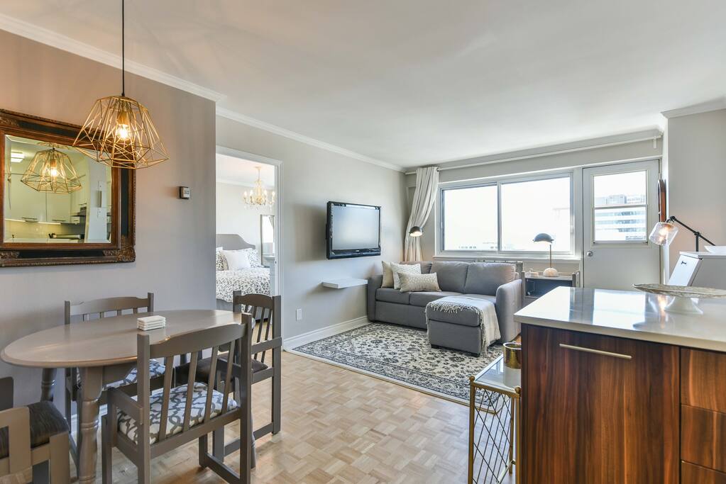 Fully furnished one bedroom apartment in THE best DOWNTOWN location