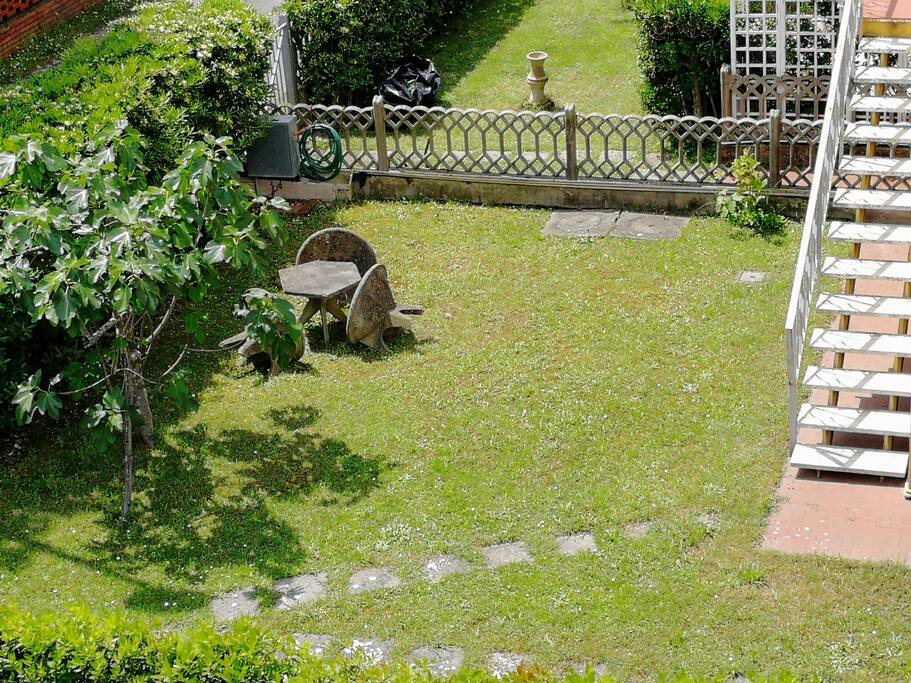Giardino ad uso esclusivo dell'appartamento