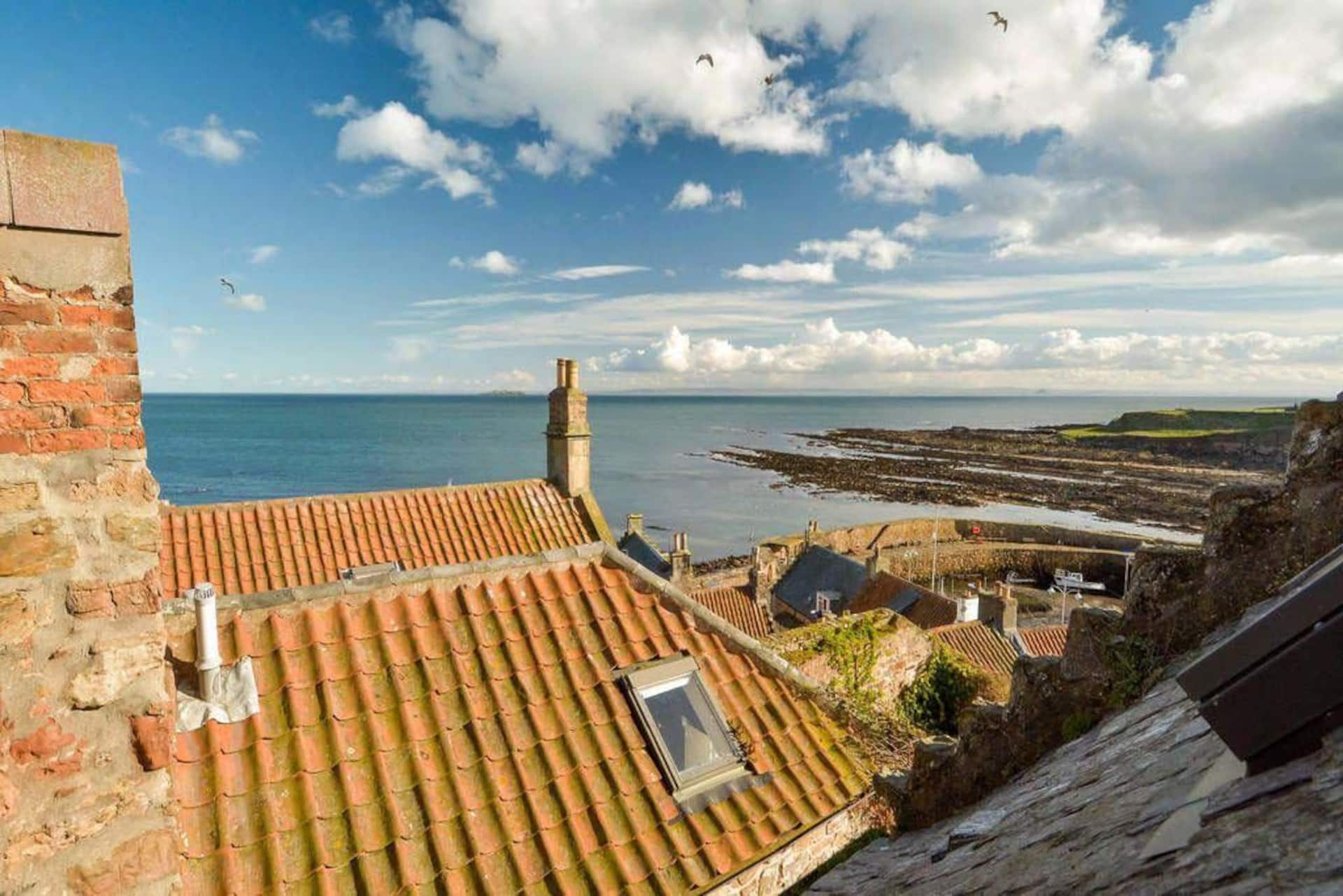 Pet-Friendly 3-Bedroom Coastal Home in Crail Near Harbour, Sea Views & Walks on Fife Coastal Path — photo 2
