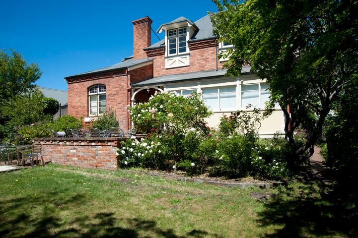 Lowena accommodation gallery image 2