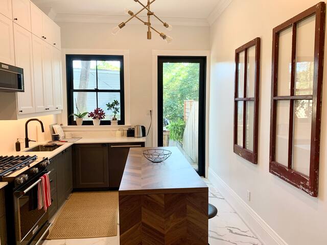 Beautiful Century Home gallery image 5