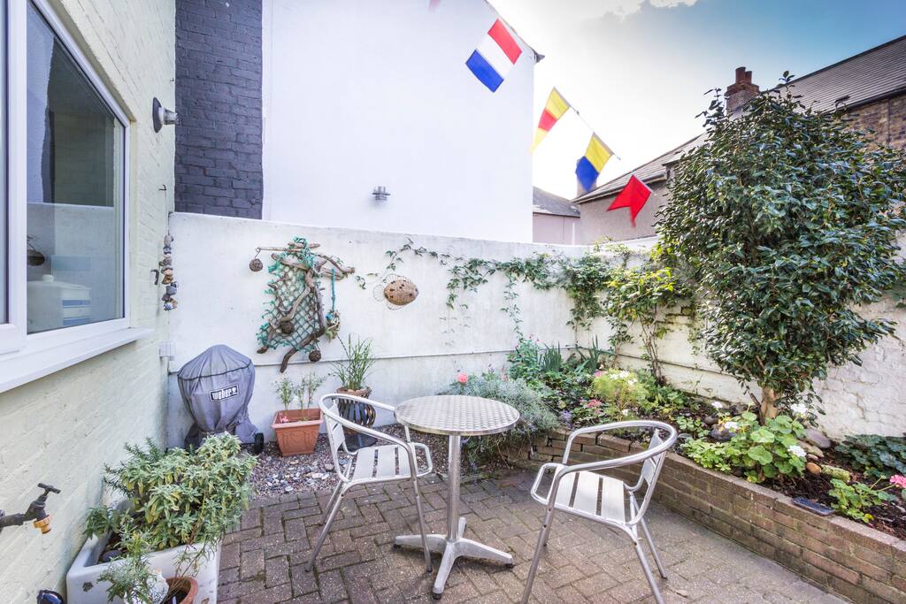 The front courtyard