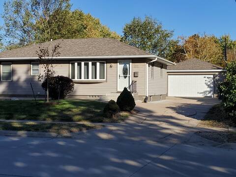 Cute 4 bedroom house in residential neighborhood.