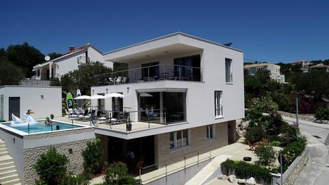 Villa Harmony - Swimming Pool & near Beach